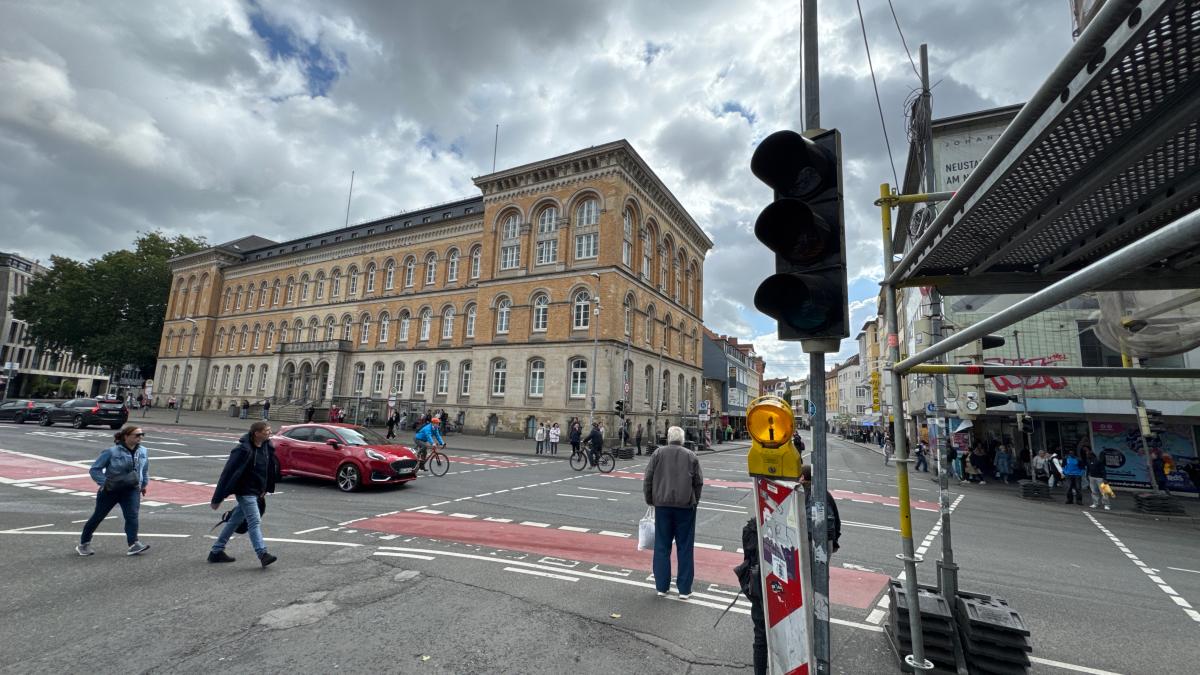Am-Neumarkt-in-Osnabr-ck-ist-die-Ampel-ausgefallen