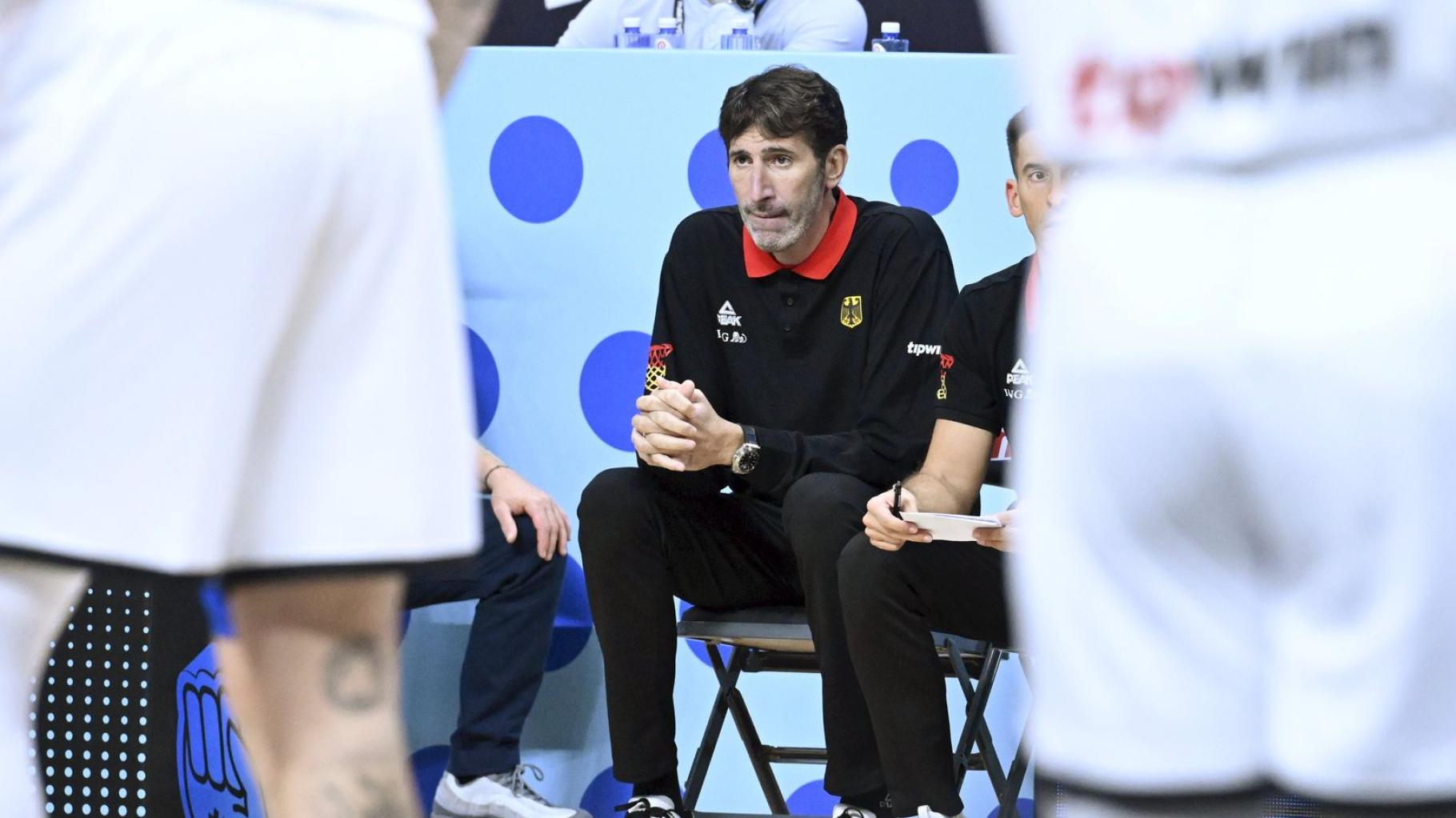 Košarkarski trener Alex Mumbru zaradi bolezni več tednov v bolnišnici