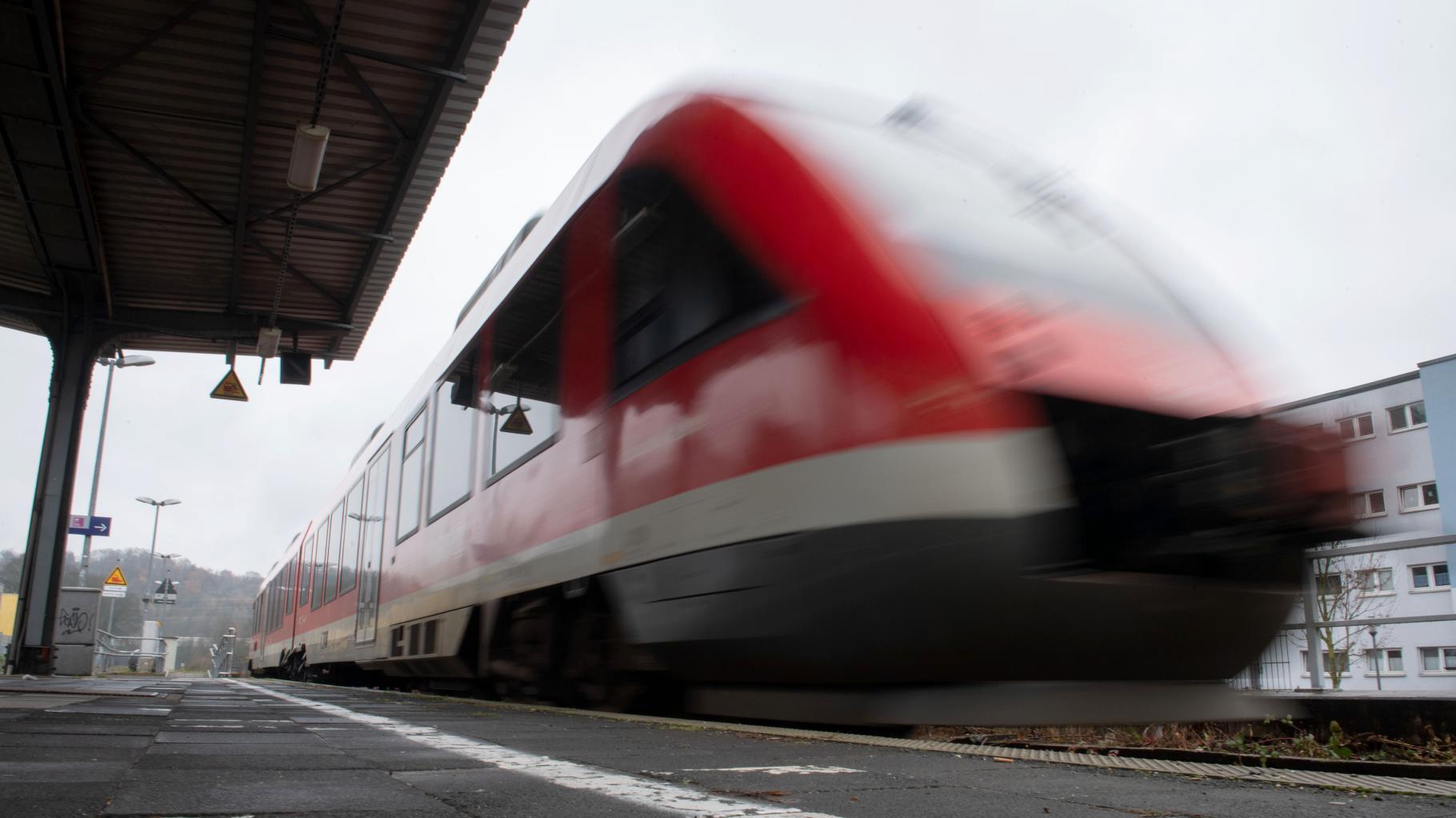 Durchtrennte Bahnkabel in NRW: Das vermutet die Polizei hinter der Attacke