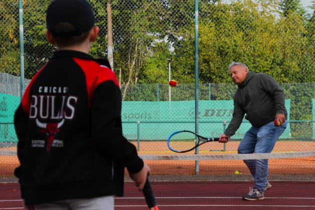 Tennisclub bei Itzehoe begeistert Kinder: So schafft er das