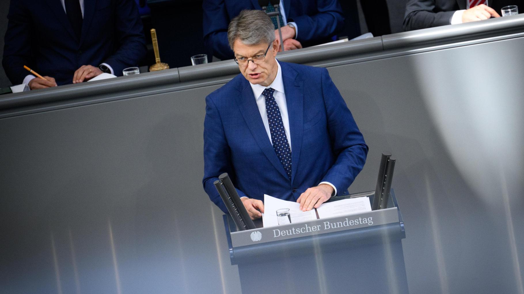 Verkehrsminister Schnieder bricht bei Bundeskabinett-Klausurtagung zusammen