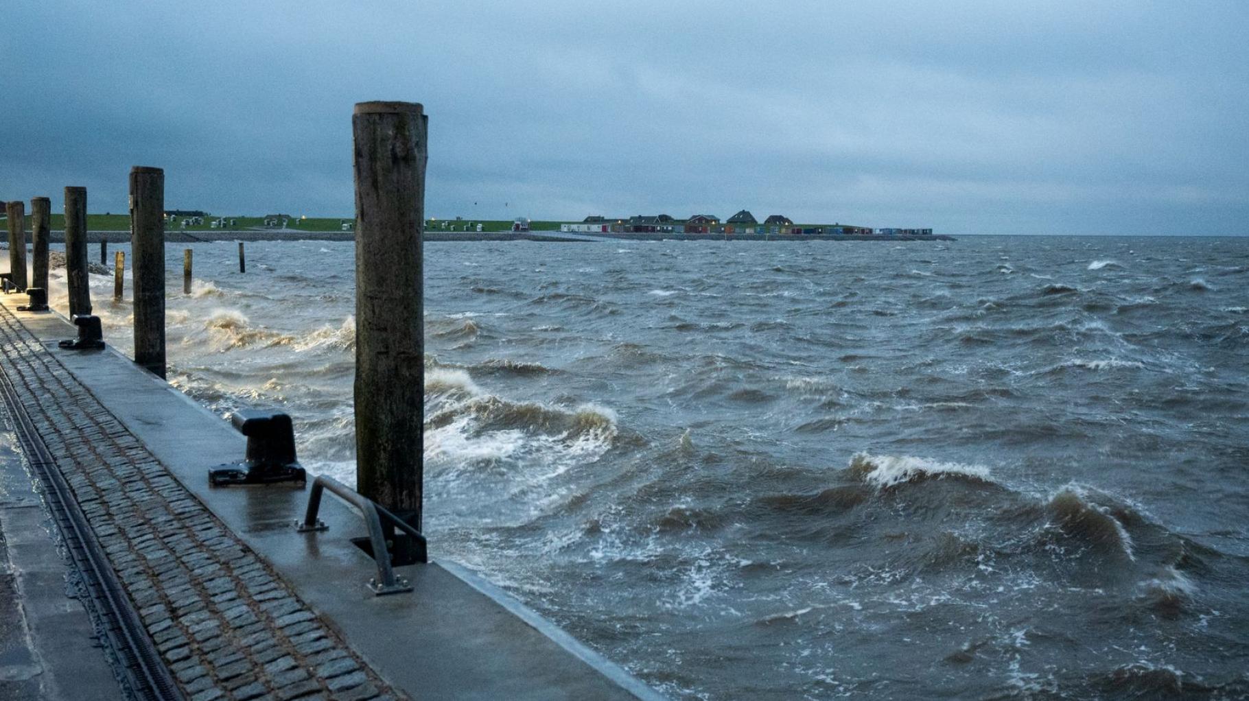 Orkantief fegt mit bis zu 110 km/h über Norddeutschland