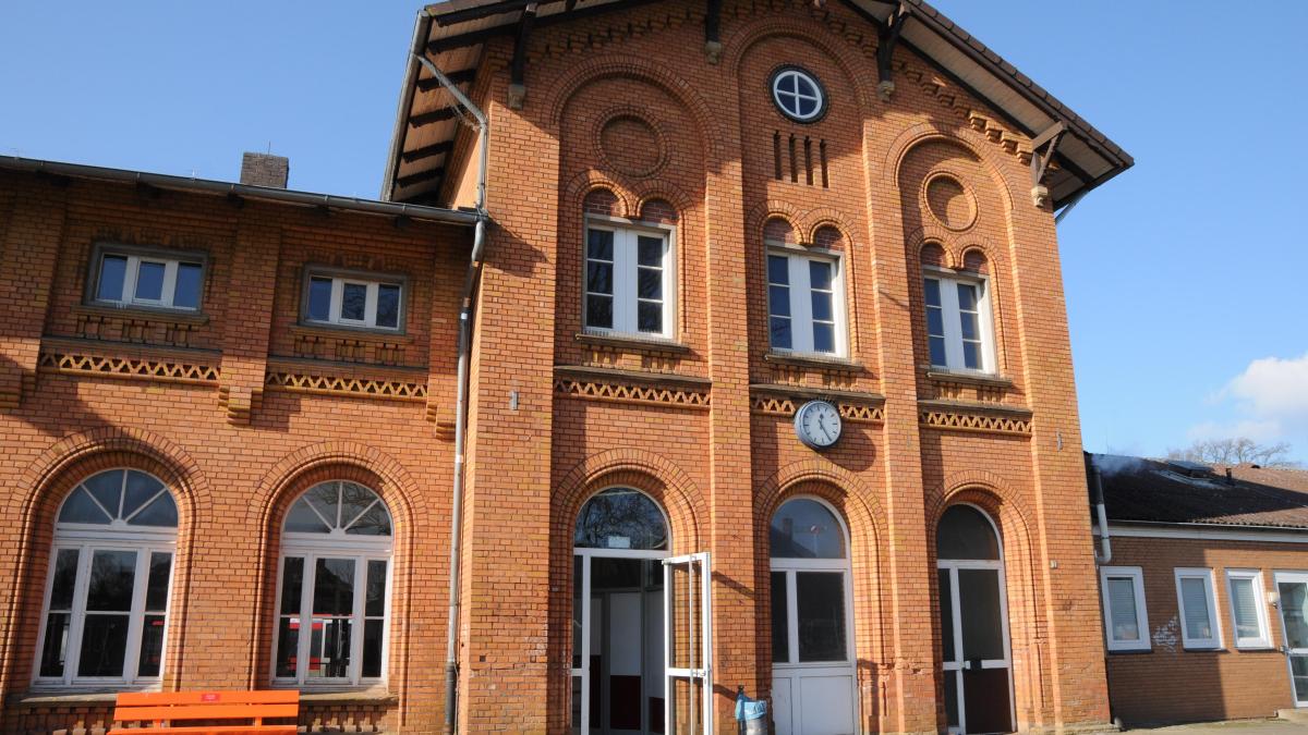 Bahnhof Bohmte steht leer: So stellt sich eine KI die Zukunft vor