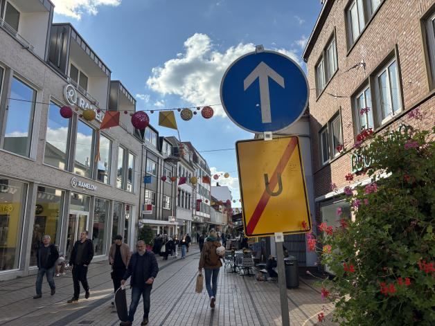 Eine Umleitungsstrecke in der Fußgängerzone. In Elmshorn ist alles möglich.