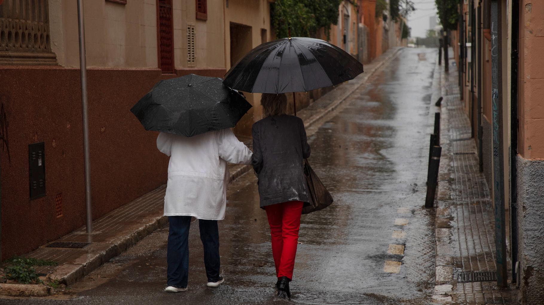 Močno neurje povzročilo poplave na Balearskih otokih, prizadet tudi letališče na Ibizi