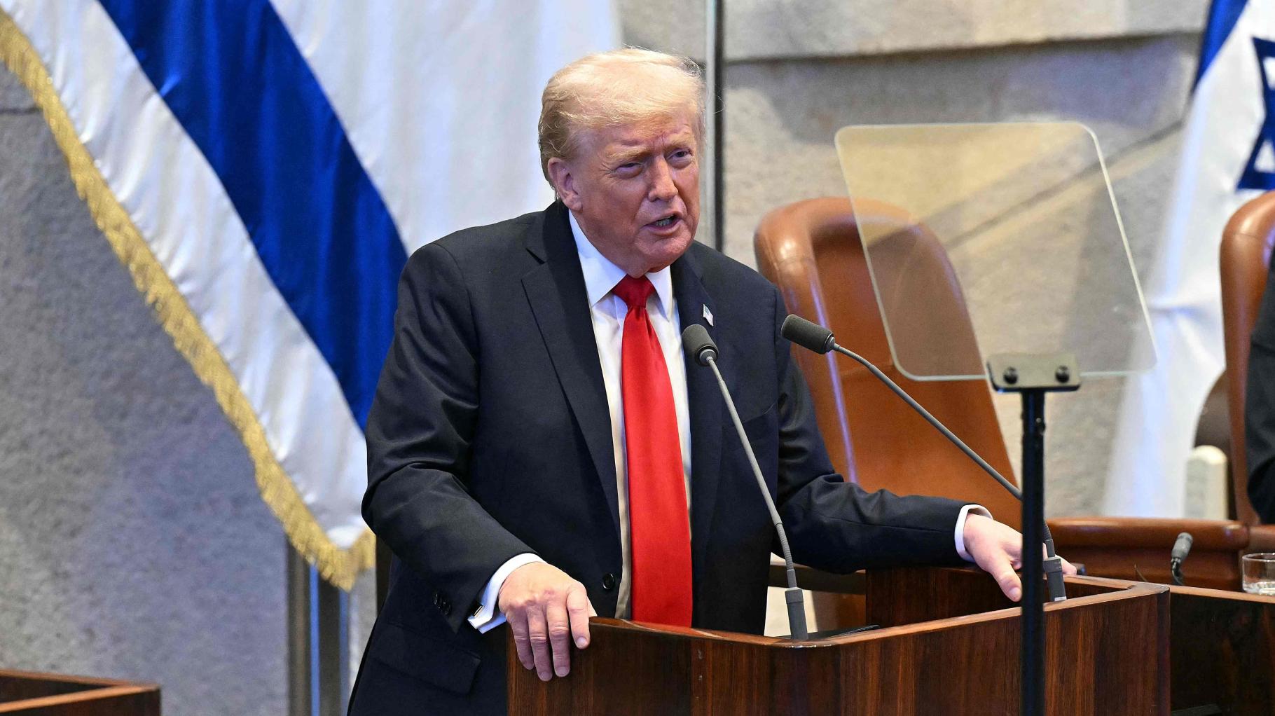 Trumpov govor v Knessetu prekinili protesti in zahteva po priznanju Palestine