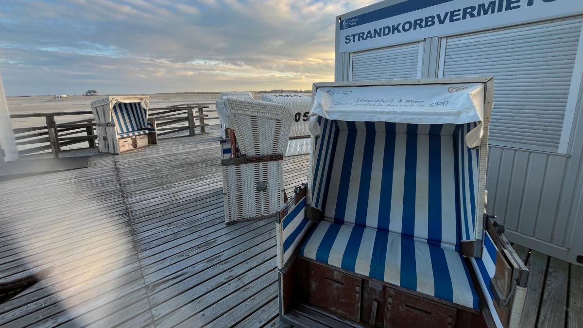 Früher Abbau der Strandkörbe in St. Peter-Ording sorgt für Ärger