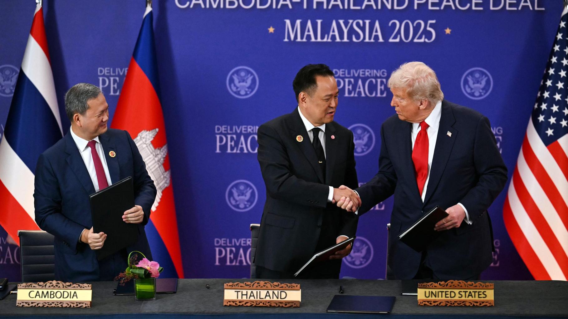 Trump zapustil Malezijo in odpotoval na Japonsko