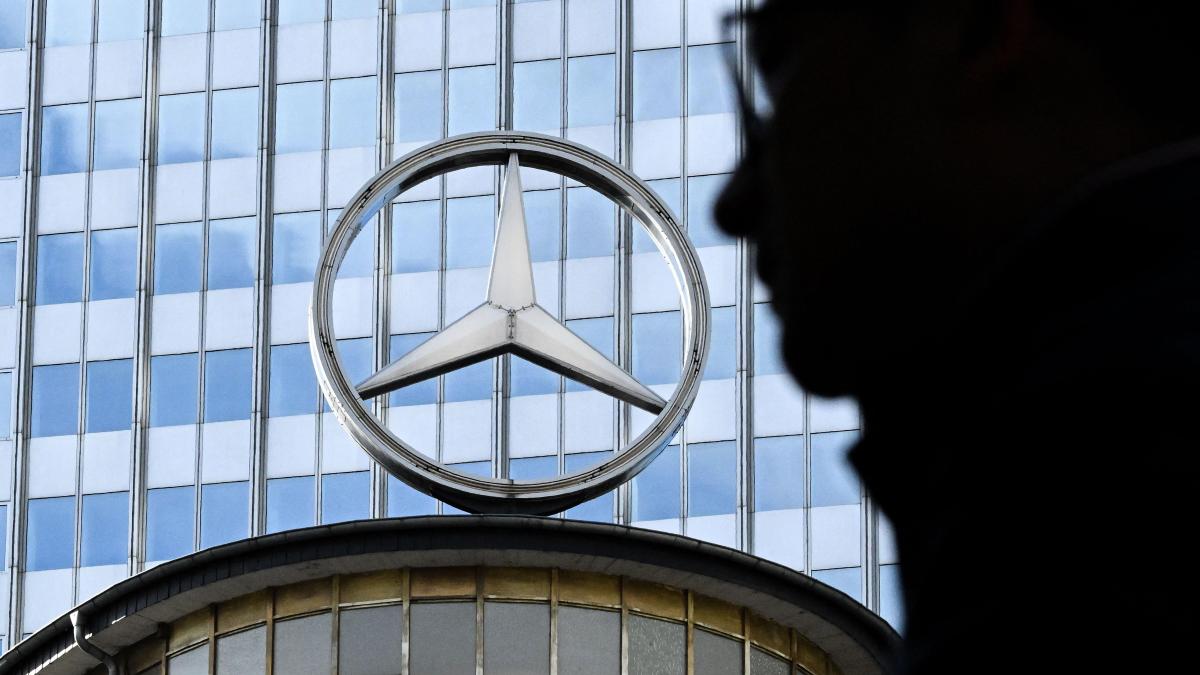 After Porsche: Mercedes also reports massive profit slumps