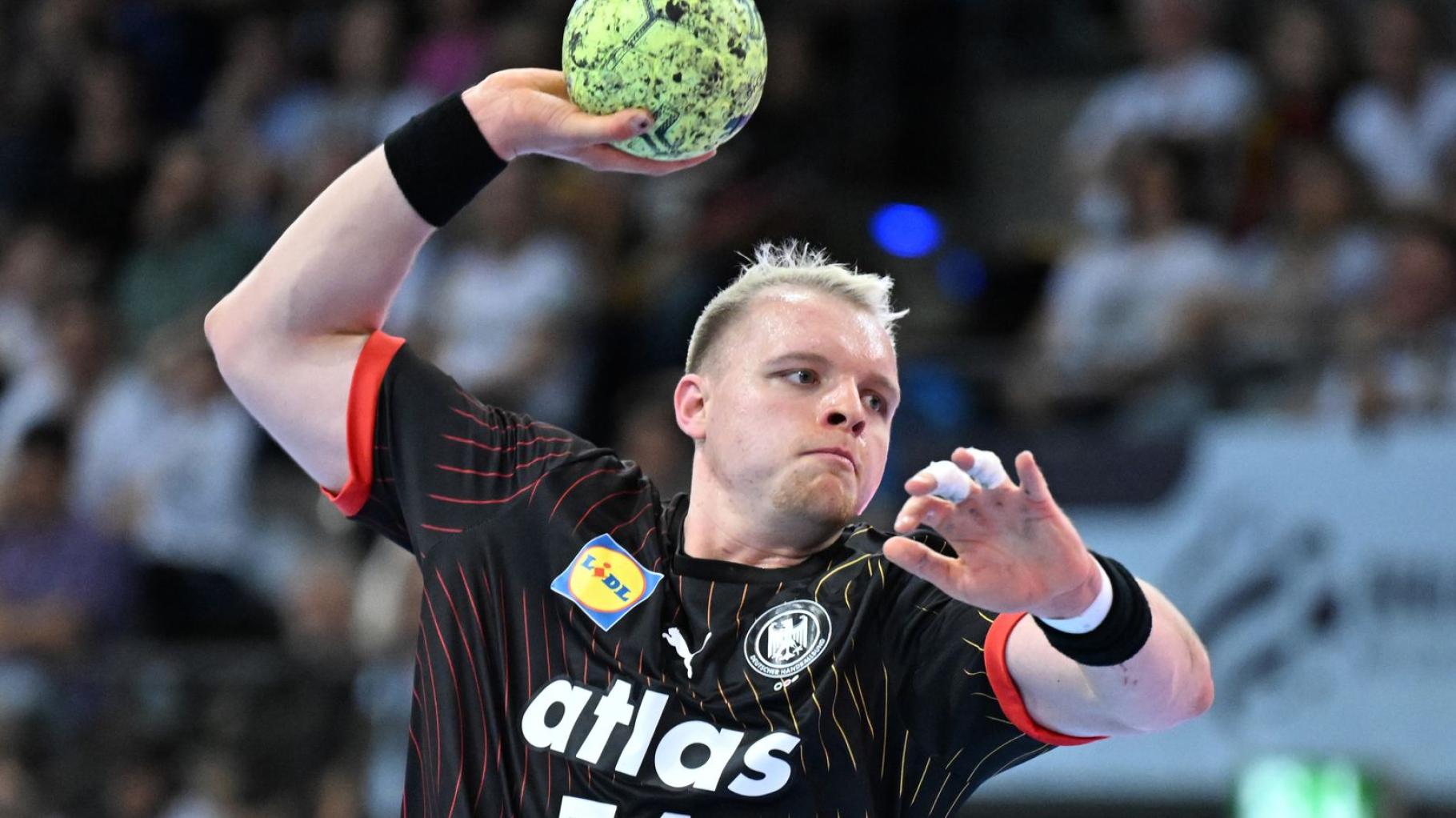 Handballer ohne Kreisläufer Fischer gegen Island