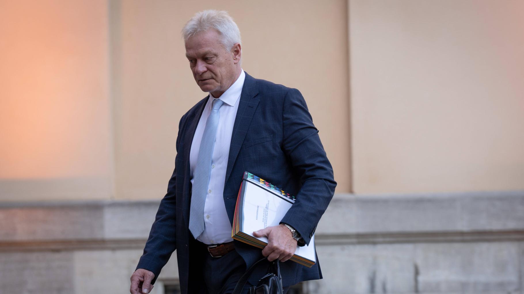 Werden Eier und Geflügel jetzt knapp? Das sagt Landwirtschaftsminister Rainer