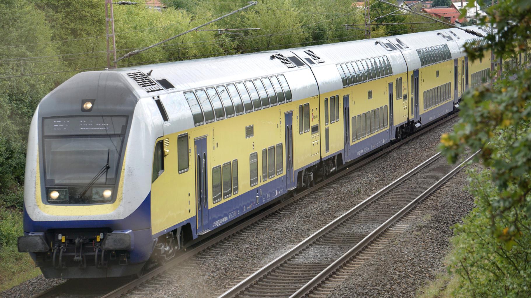 Zaradi pomanjkanja vlakov od ponedeljka manj voženj Metronoma