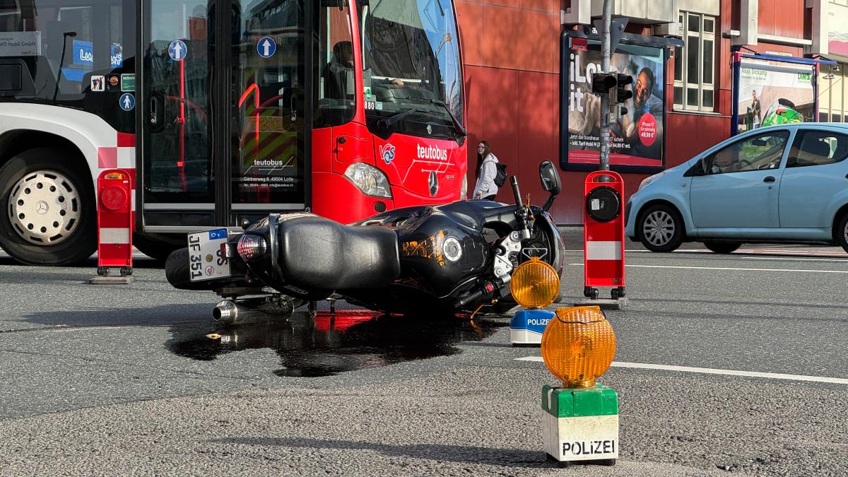 Wegen-eines-Vorfahrtsversto-es-Motorradfahrer-st-rzt-an-Osnabr-cker-Kreuzung