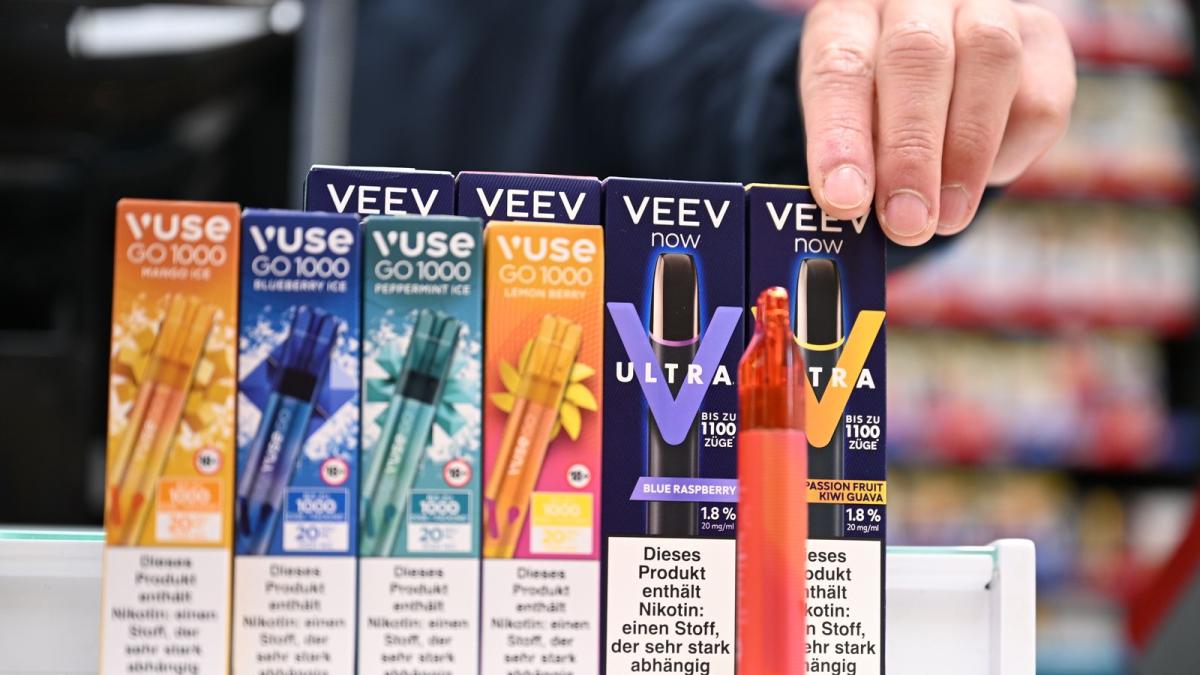 Einweg-Vapes-stehen-auf-der-Kippe-Bundestag-will-Verbot-pr-fen-lassen
