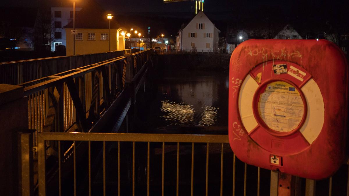 Neustadt in Holstein: Man falls into harbor basin, woman saves him