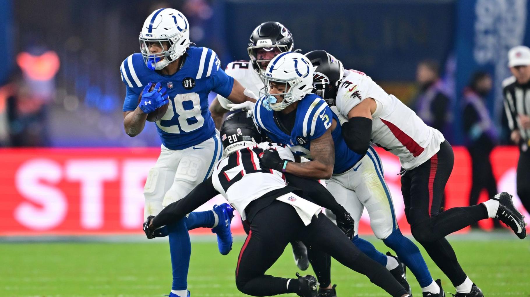 Indianapolis Colts zmagali v napetem NFL obračunu v Berlinu pred več kot 70.000 navijači