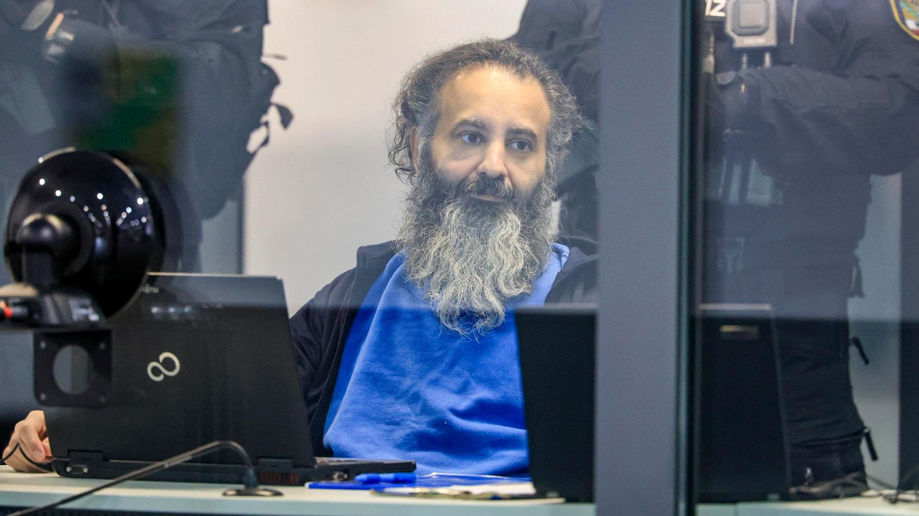 Prozess um Todesfahrer von Magdeburg: Wirre Botschaften aus dem Glaskasten zum Auftakt