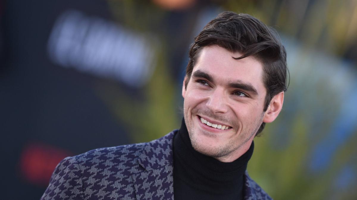 Bekannt-aus-Serie-Breaking-Bad-Schauspieler-RT-Mitte-von-Beraterin-abgezockt