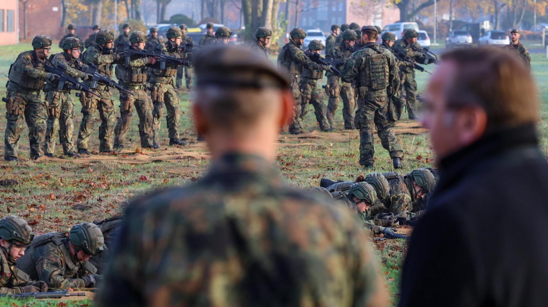 Losverfahren oder Zwangsmusterung? Koalition erzielt Kompromiss im Wehrdienst-Streit