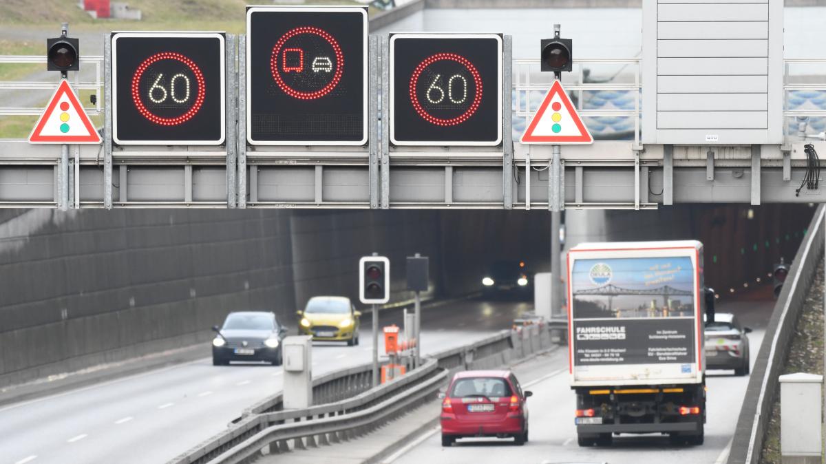 Kanaltunnel Rendsburg: Vorhöhenkontrolle übersieht 2 zu hohe Lkw