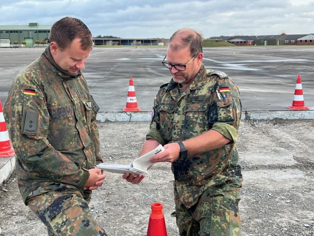 Flugplatz Hohn So Sieht Es Auf Dem St tzpunkt Der Bundeswehr Aus flugplatz-hohn-so-sieht-es-auf-dem-st-tzpunkt-der-bundeswehr-aus