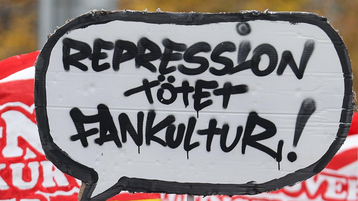 Versch-rfte-Kontrollen-in-Stadien-eine-Zumutung-Nein-l-ngst-berf-llig-