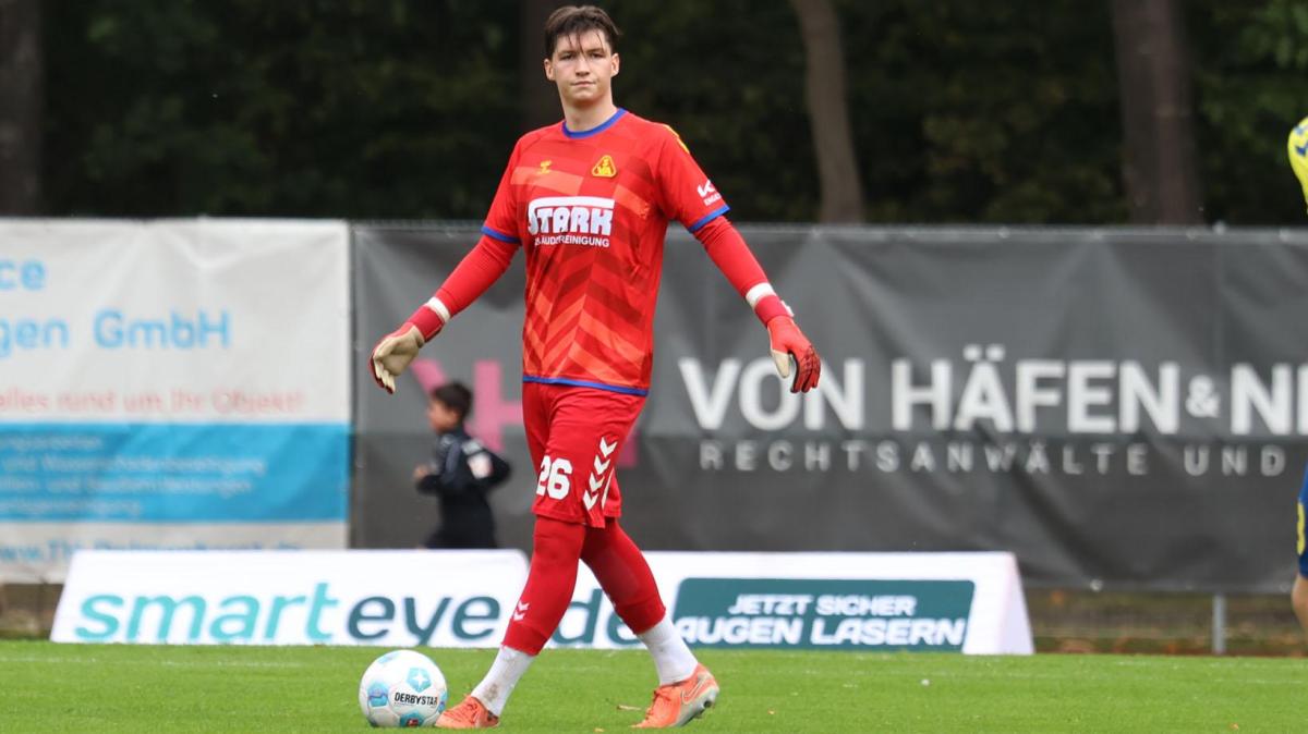 Sanden enjoys his time in goal for SV Atlas and praises his teammates