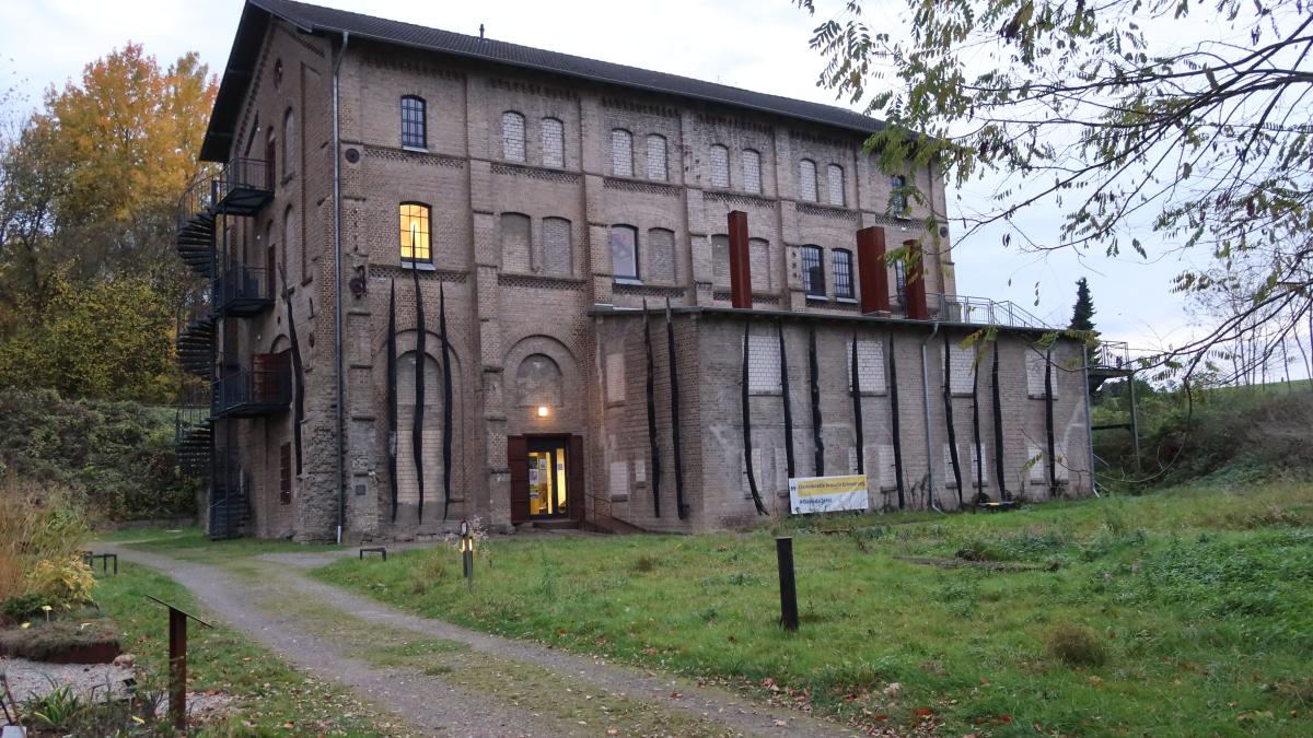 Wie Volker Issmer Hasbergen eine Gedenkstätte bescherte