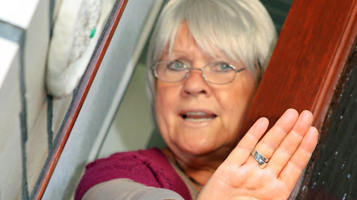 Unter-fadenscheinigem-Vorwand-Drei-Frauen-dringen-in-Wohnungen-lterer-Menschen-ein