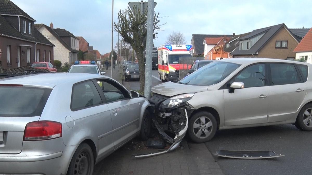 Minderj-hriger-baut-zwei-Autounf-lle-in-Quakenbr-ck-und-flieht-vor-der-Polizei