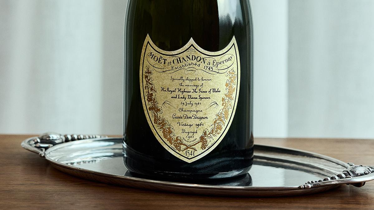 Seltene-Sonderedition-Hochzeits-Champagner-von-Prinz-Charles-und-Lady-Diana-wird-versteigert