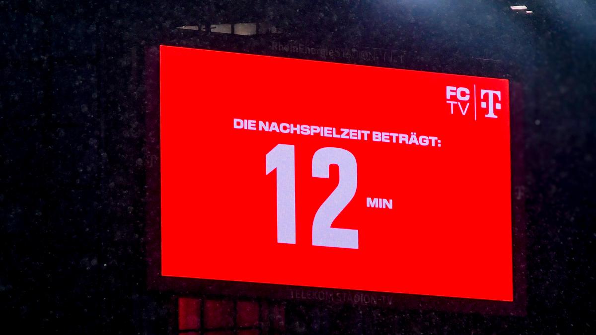 Fu-ballspiele-immer-l-nger-Warum-Nachspielzeit-bald-sekundengenau-angezeigt-wird