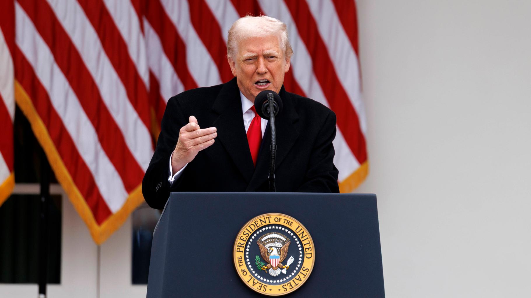 „Sind Sie dumm?“ US-Präsident Trump beleidigt Reporterin während Pressekonferenz