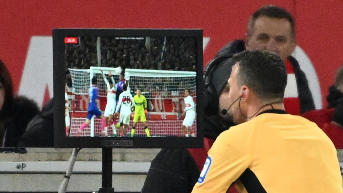 Revolution-bei-der-WM-2026-VAR-k-nnte-noch-mehr-Kompetenzen-bekommen