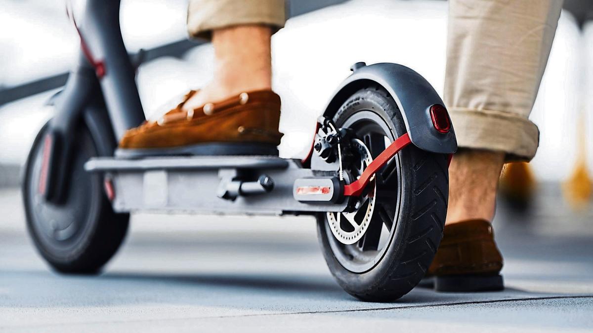 E-Scooter-unterm-Weihnachtsbaum-Das-sollten-Eltern-dazu-wissen