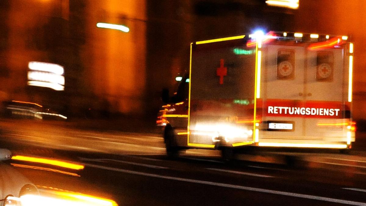 T-dlicher-Verkehrsunfall-in-Ibbenb-ren-Mann-f-hrt-durch-Hecke-gegen-Hauswand