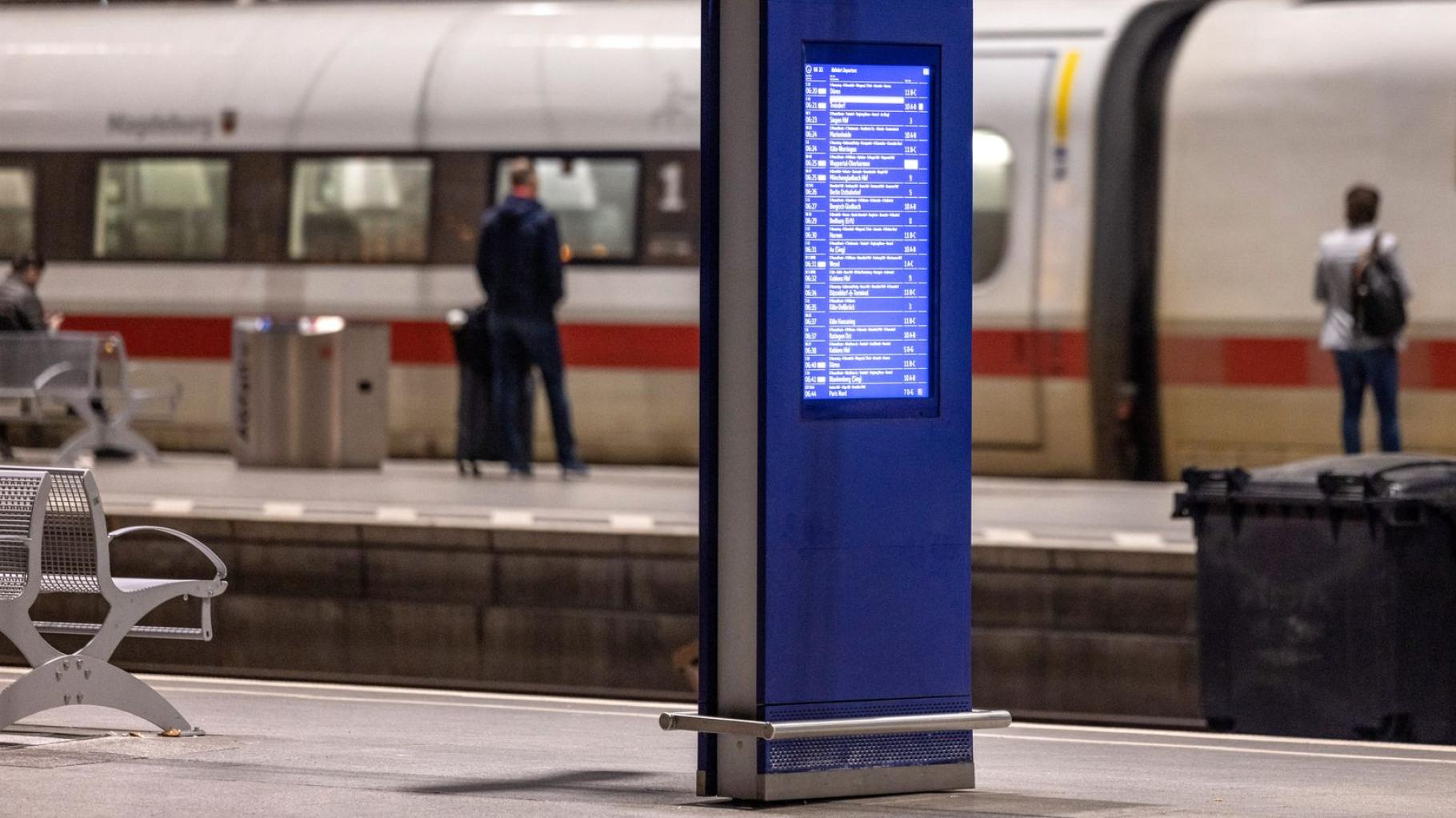 Kurz vor Weihnachtsverkehr: Jeder zweite Zug zu spät – aber Bahn verspricht Besserung