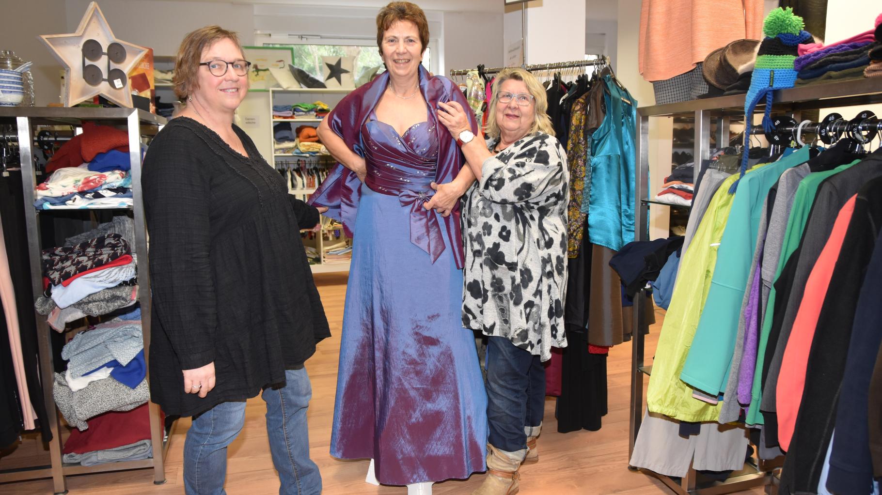 Festtagsgarderobe aus dem Delmenhorster Sozialkaufhaus? Warum denn nicht!