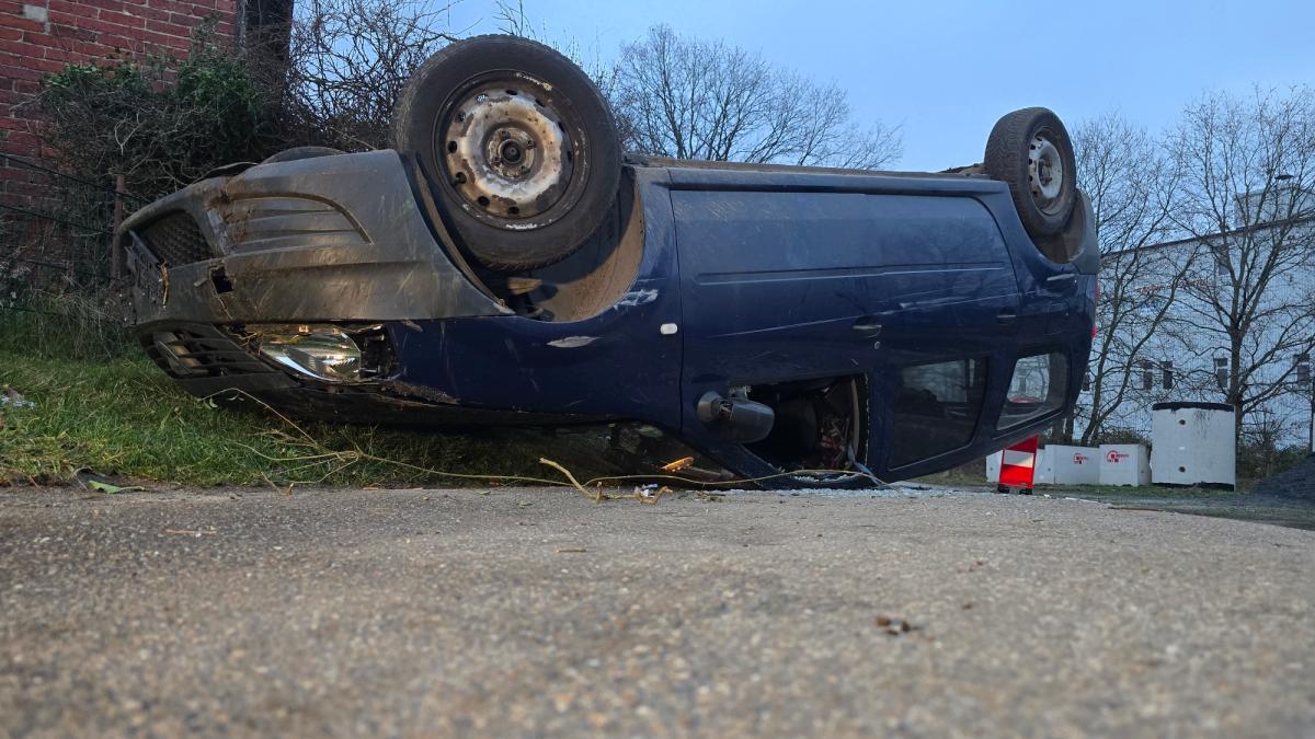 Flucht-vor-Polizei-Autofahrer-in-Bramsche-berschl-gt-sich