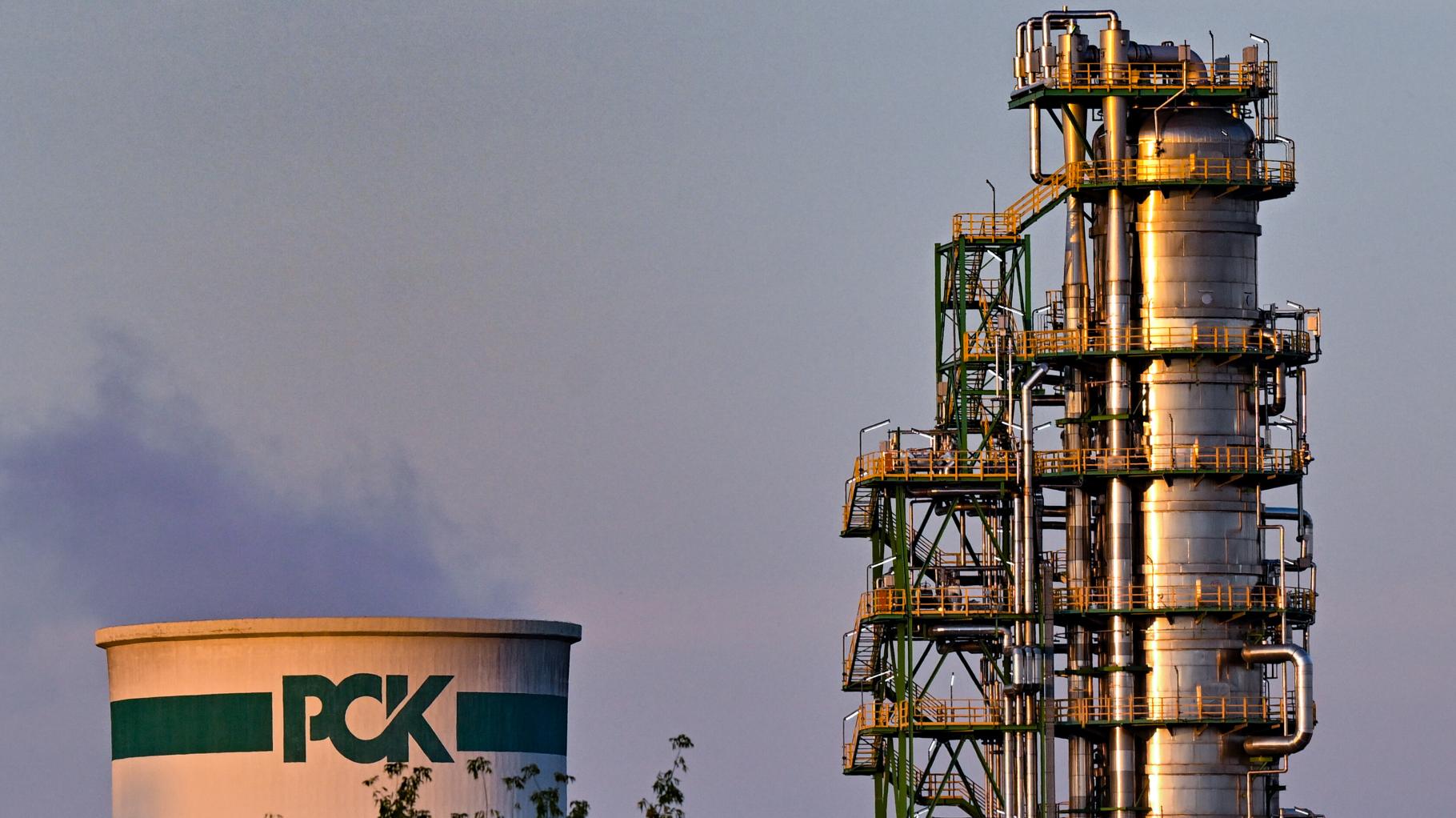 V Brandenburgu zaradi puščanja nafte v naftovodu izbruhnila visoka fontana