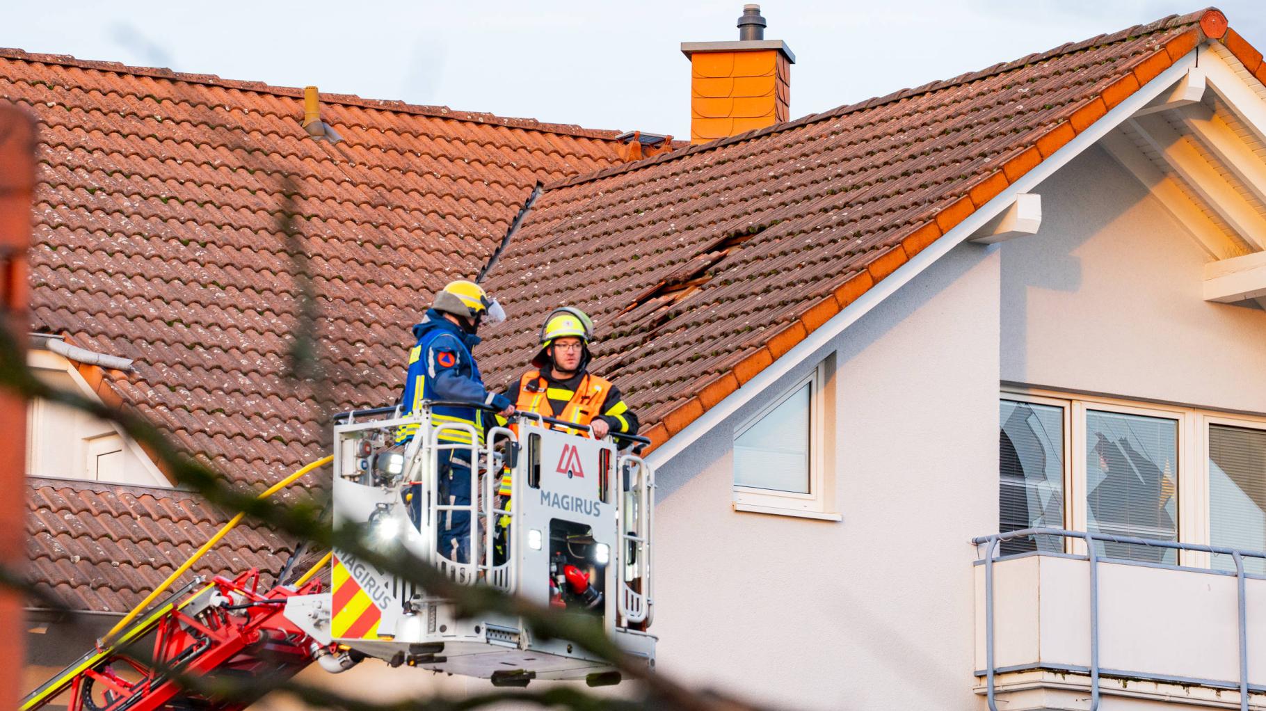 Bombensprengung geht schief: Bilder zeigen Schäden an Häusern in Hanau