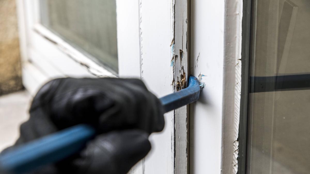 Mehr-als-30-Einbr-che-Polizei-verhaftet-mutma-liche-Bande-in-Bad-Iburg