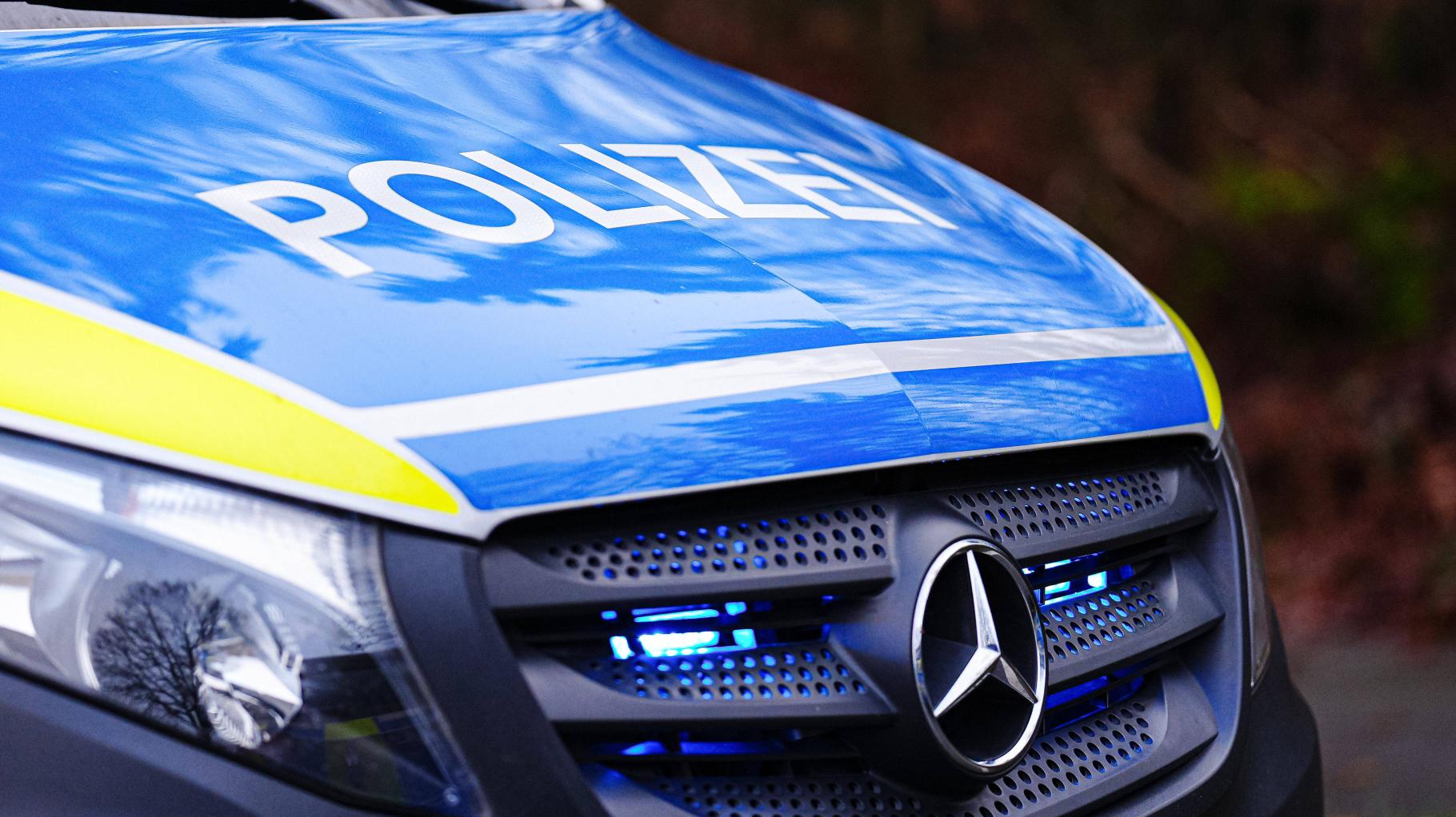 Messerattacke in NRW: Mutter und vier Kinder schwer verletzt – Täter auf der Flucht