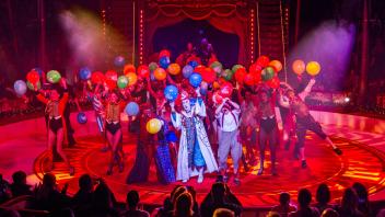 Gala Premiere Weihnachtscircus Roncalli 2025  Osnabrück Halle Gartlage. Das große Finale - 13.12.2025 in Osnabrück. Foto: André Havergo ***Stichworte***