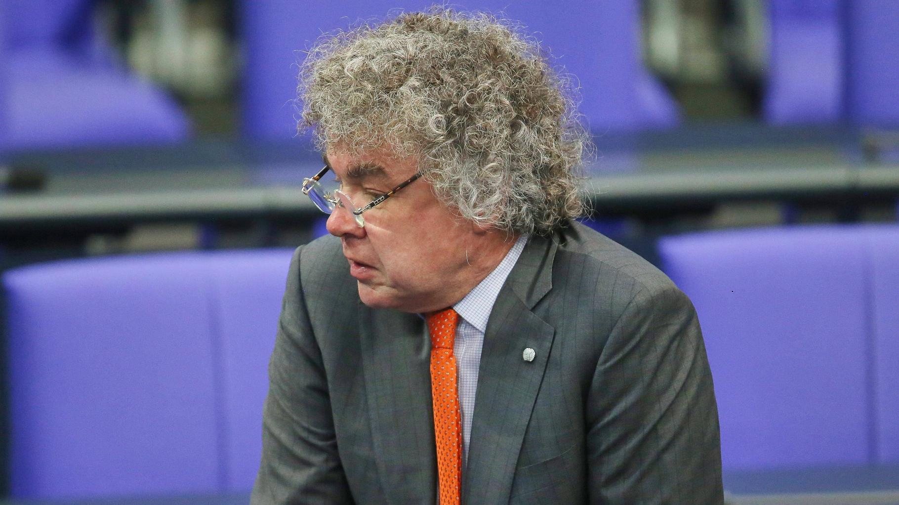 Er soll einen Hitlergruß im Bundestag gezeigt haben: AfD-Politiker Moosdorf angeklagt