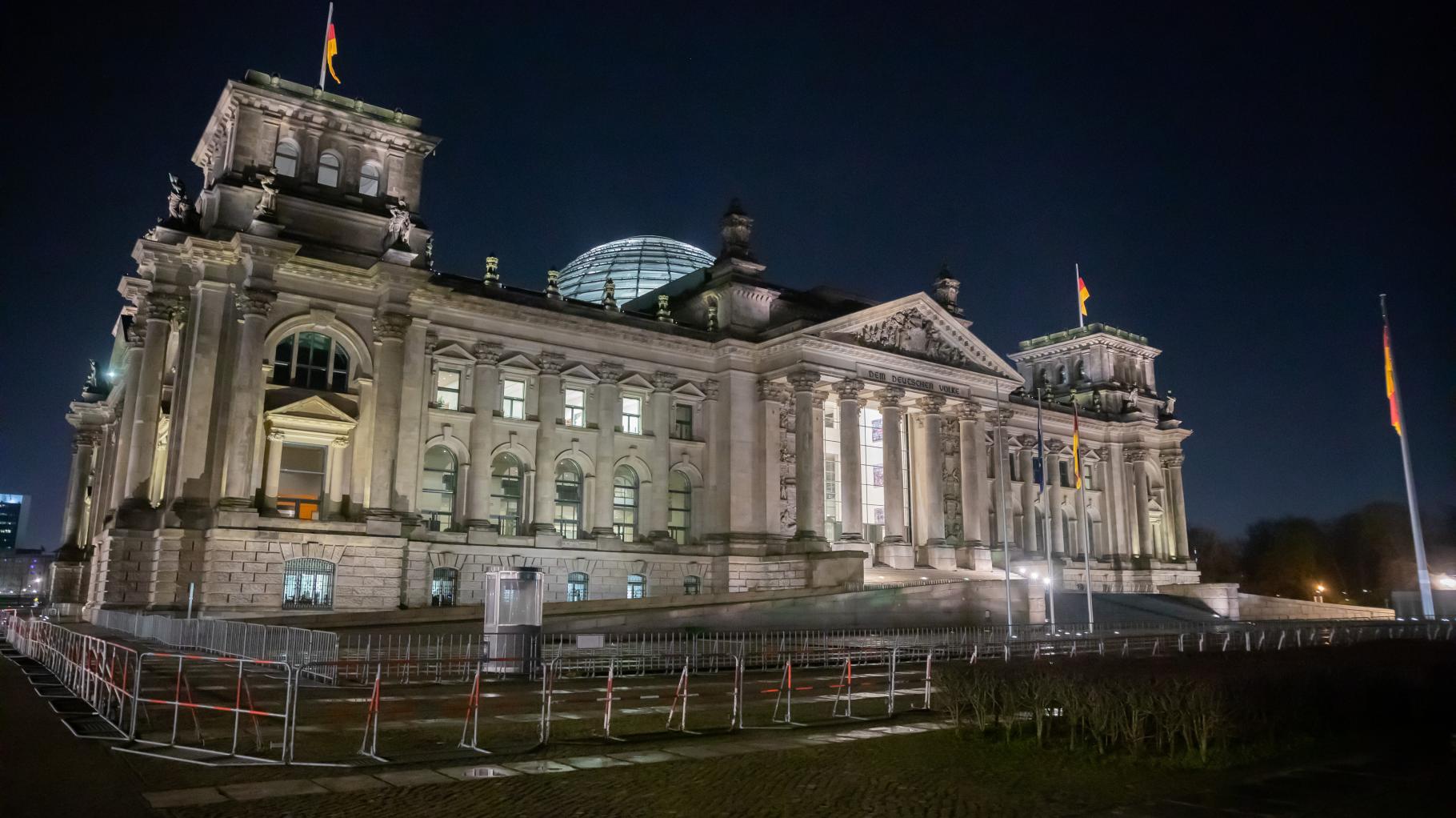 Internet-Ausfall: Bundestag ist offline – Zusammenhang mit Selenskyj-Besuch?