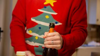 Weihnachtspullover sollen hässlich sein. Von wegen: Irony is over.