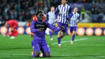 3. Liga -  25/26 - VfL Osnabrück - FC Ingolstadt 04 am 22.11.2025 an der Bremer Brücke in OsnabrückJubel, Torjubel, Torschuetze, Torschütze Ismail Badjie (Osnabrueck) jubelt nach dseinemTor zum 1:0.Foto: osnapix / Michael Titgemeyer