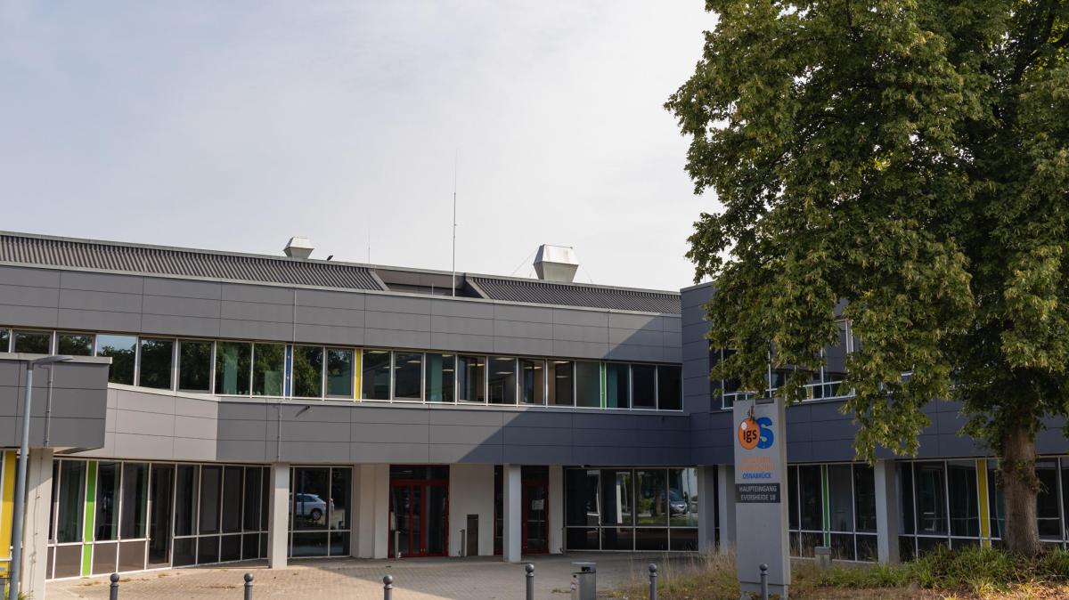 Von-der-Schule-in-die-Redaktion-Sch-lerinnen-aus-Osnabr-ck-schreiben-eigene-NOZ-Artikel