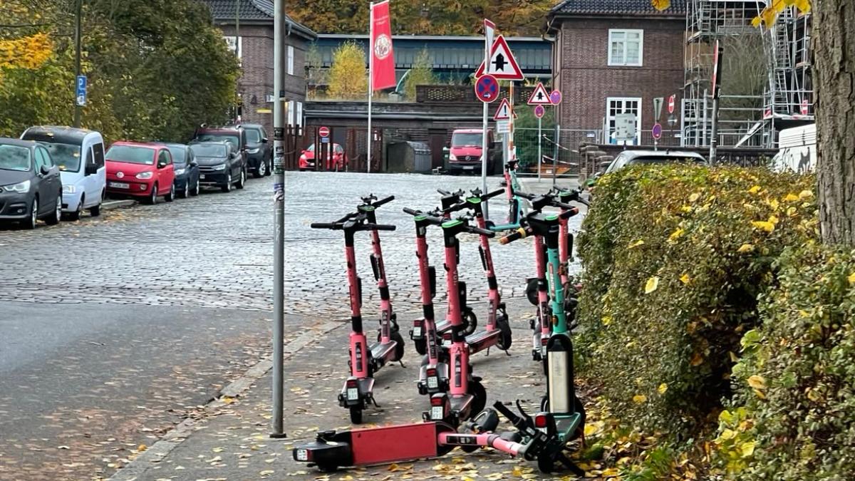 Federal Council decides on stricter parking rules for e-scooters